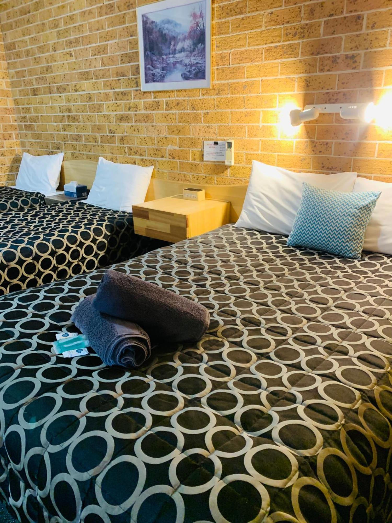 Town And Country Motor Inn Тамуорт Номер фото