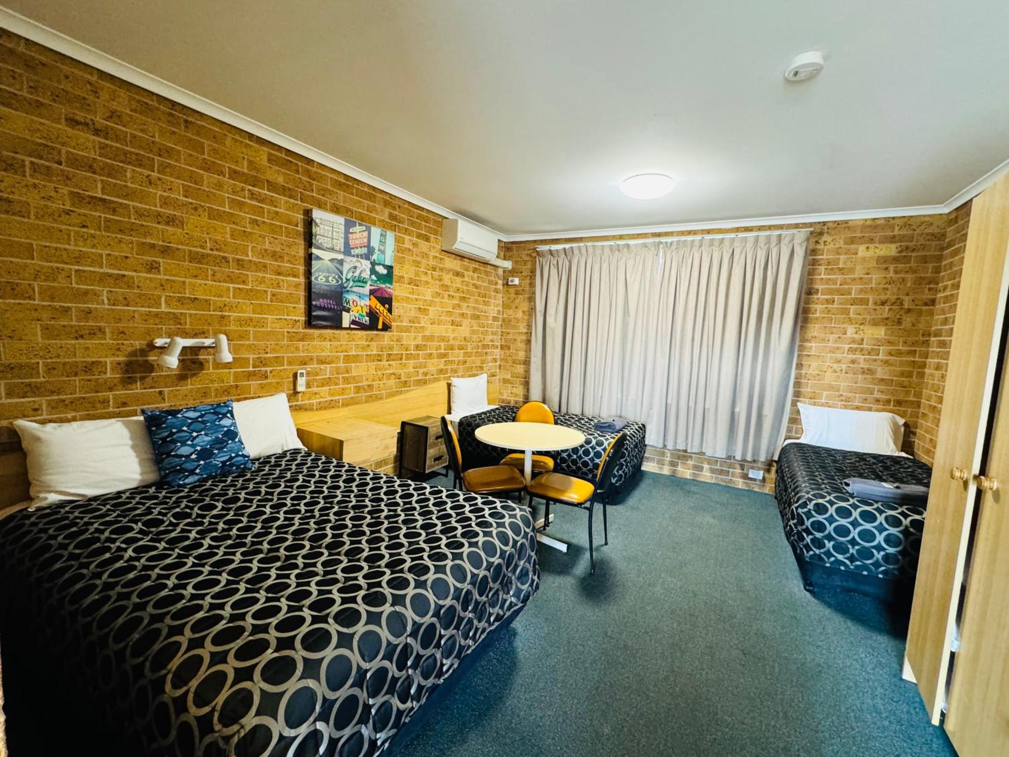 Town And Country Motor Inn Тамуорт Экстерьер фото